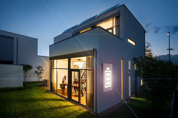 Home Energy Storage Systems: The Ultimate Guide to Saving Money, Enhancing Backup Power, and Integrating Solar