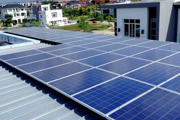 Powering Growth: Scalable Commercial Solar Systems for Uninterrupted Operations