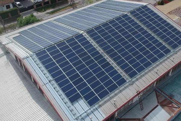 Commercial Rooftop Solar Systems: Maximize Savings with Efficient Battery Solutions from Yijia Solar