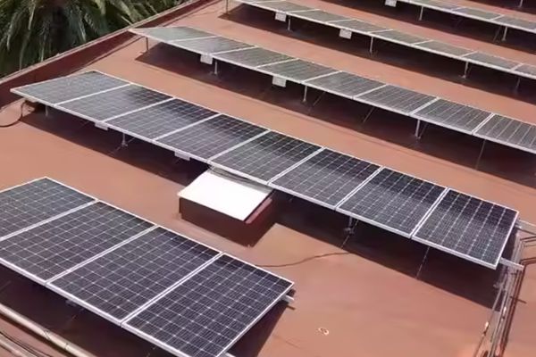 Lightweight Flat Roof Solar Panel Mounting: Unlock Efficiency Without Compromising on Strength