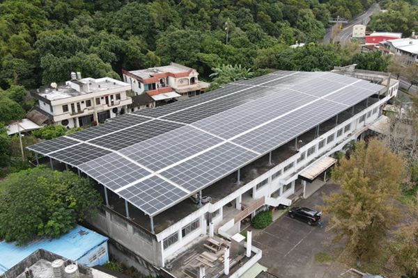 Seamless Solar Integration: Waterproof Roof Mounts Engineered for 60m/s Winds
