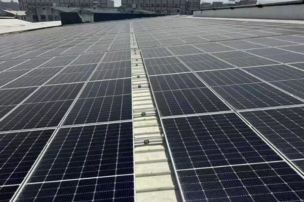 Maximize Your Rooftop Potential: The Ultimate Guide to Flat Roof Solar Mounts