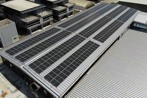 Maximize Savings and Efficiency: The Definitive Guide to Commercial Solar Power Systems