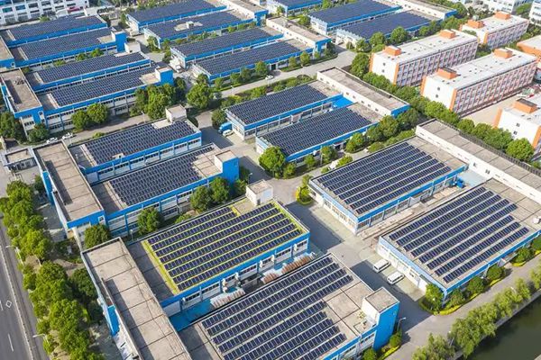 Stop the Energy Drain: Optimized Commercial Solar Energy Systems with Storage Solutions