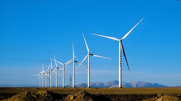 Wind vs. Solar Power: Navigating Costs for Your Energy Needs