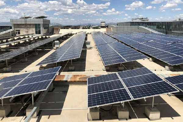 Flat Roof Solar Mounting Systems: Optimizing Panel Performance for Commercial Spaces