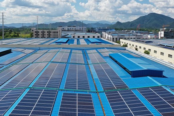 Industrial Solar Panel Flat Roof Mounting System | Ballasted Solutions
