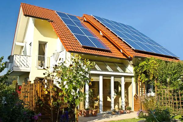 Smart Residential Solar Systems: Next-Generation Home Energy Solutions