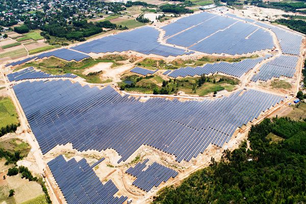 Ground Mounted Solar Systems: Balancing Affordability and Durability in Racking Solutions