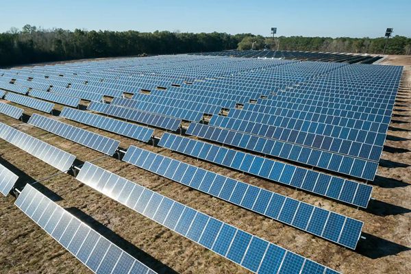 Ground Mount Solar Panel Systems: Boost Efficiency with Tracking Technology