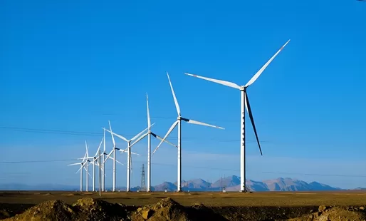 Wind vs Solar Power: Performance & Cost Comparison
